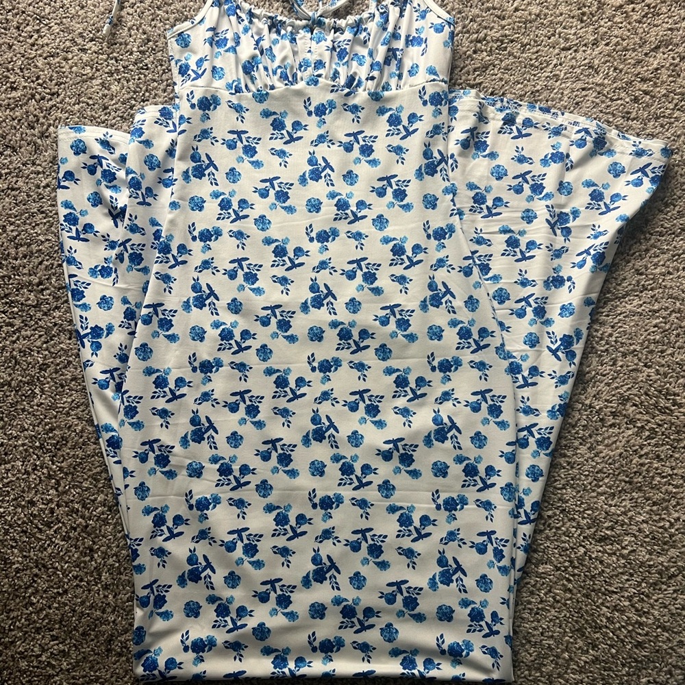 NEVER WORN Blue Floral Midi Dress